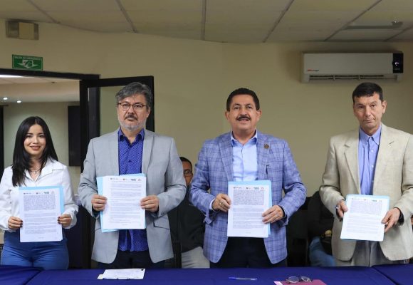 Firman convenio para impulsar participación ciudadana en movilidad