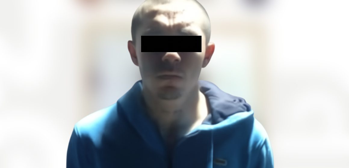 Aseguran vehículo con predenuncia de robo y detienen a conductor en la colonia Soler