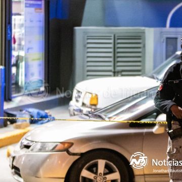 1 Ejecutan a hombre de la tercera edad de un disparo en la frente afuera de un Oxxo