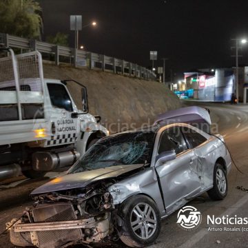 1 Pareja con aliento alcohólico resulta lesionada tras volcadura en la carretera al Aeropuerto