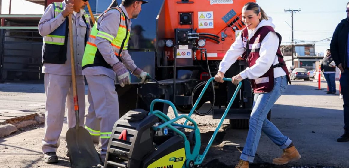 1 Refuerzan programa de bacheo con nueva maquinaria