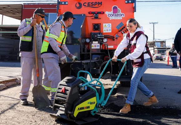 Refuerzan programa de bacheo con nueva maquinaria