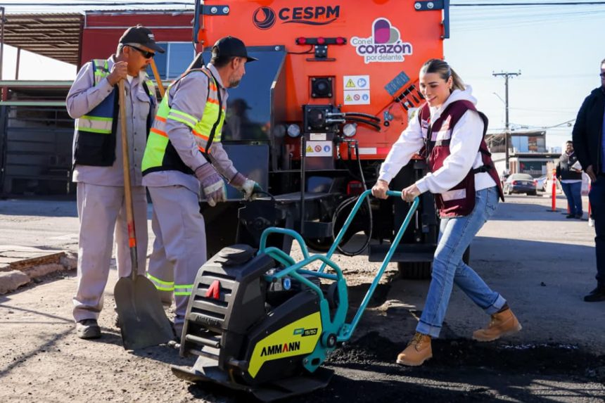 Refuerzan programa de bacheo con nueva maquinaria