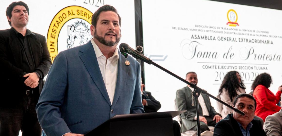 Burgueño refrenda coordinación con Sindicato de Burócratas