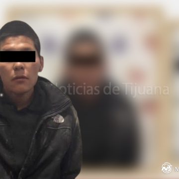 Detienen a hombre tras persecución; aseguran fusil