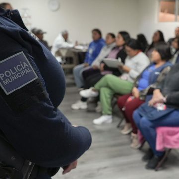 SSPCM lleva plática de prevención de violencia familiar a empresa en Linda Vista