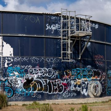 Rehabilitan tanques dañados por vandalismo en la Zona Este
