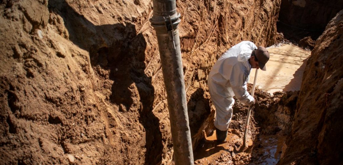CESPT repara colector tras derrames en Campestre Murúa