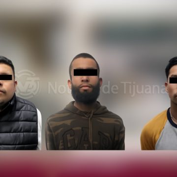 Detienen a tres hombres armados en distintos puntos