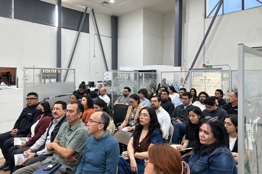 Capacitan a personal municipal en perspectiva de género