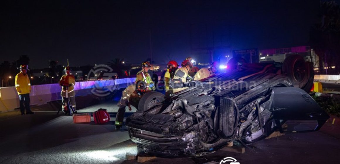 Volcadura en el Puente Caracol: conductor queda atrapado y sufre múltiples fracturas