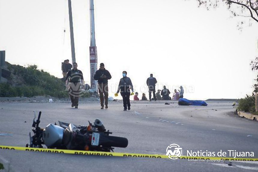 Peatón pierde la vida tras ser atropellado; motociclista queda en estado crítico