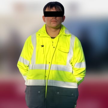 Detienen a hombre armado con vehículo robado tras persecución