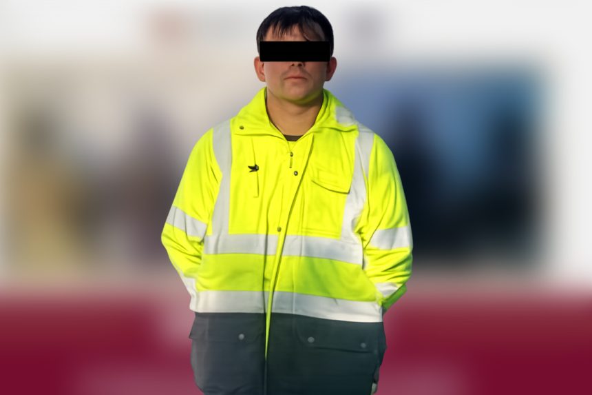 Detienen a hombre armado con vehículo robado tras persecución