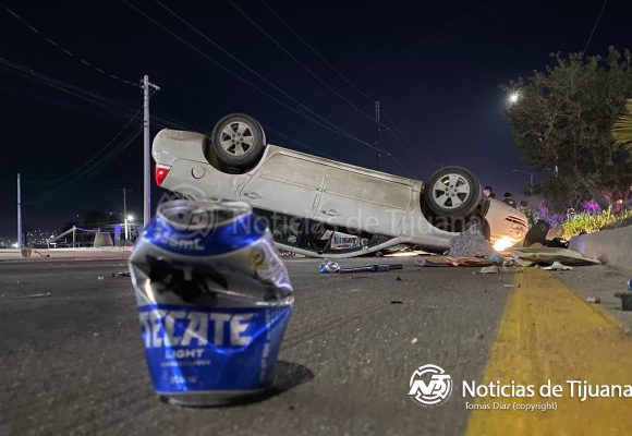 Huía tras chocar y terminó volcado en el bulevar Cucapah