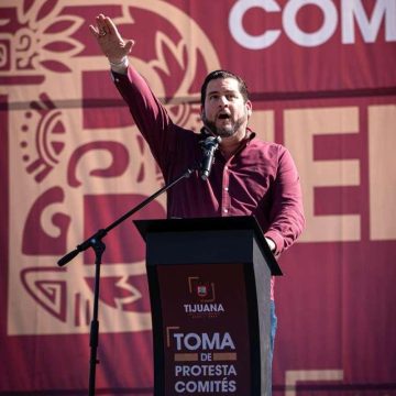 Toma protesta Burgueño a representantes de mil 91 comités vecinales