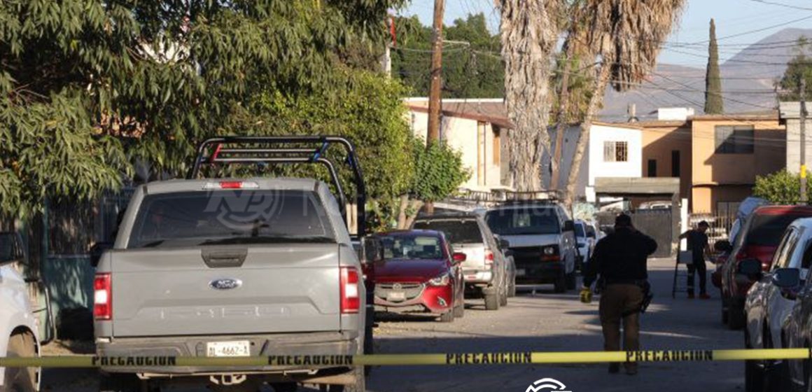 Mujer encuentra a su esposo y a otro hombre sin vida en una vivienda del “Murua”