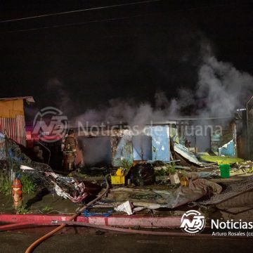 3 Incendio arrasa cuartería en la colonia Alemán y deja al descubierto fallas en hidrantes