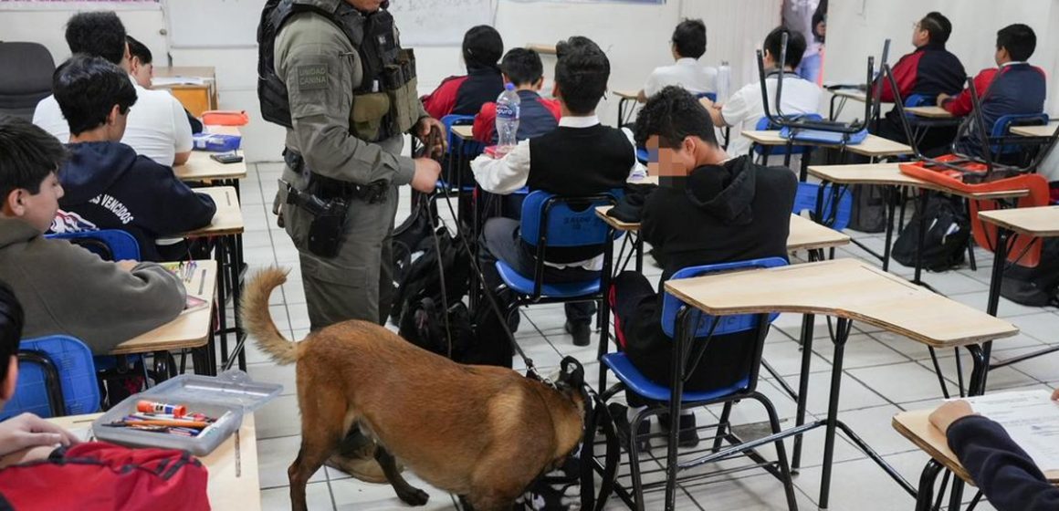 Revisión preventiva en secundaria deja objetos asegurados en la colonia Francisco Villa