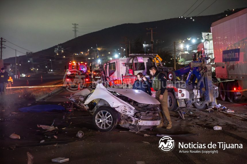 Muere pareja en accidente vehicular en carretera libre Tijuana–Tecate