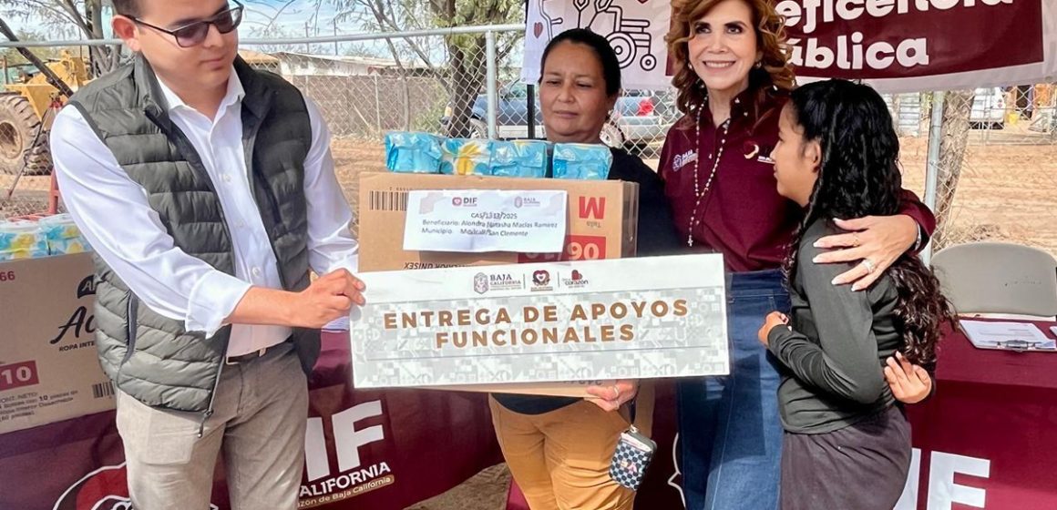 DIF Baja California entrega biblioteca comunitaria en El Colonial