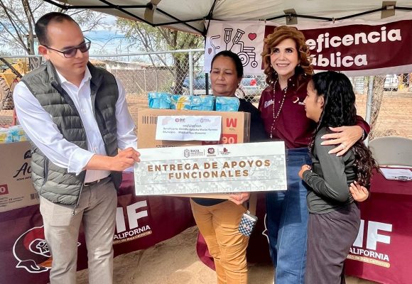 DIF Baja California entrega biblioteca comunitaria en El Colonial