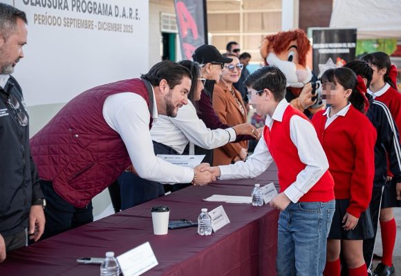 Encabezó Ismael Burgueño ceremonia de clausura del programa D.A.R.E.