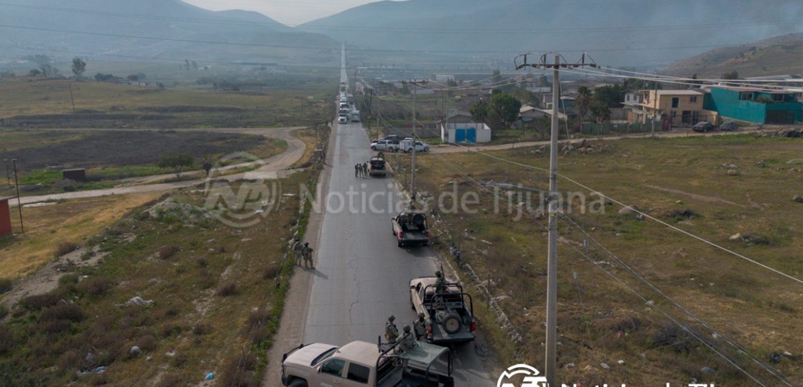 Localizan tres cuerpos dentro de un vehículo en colonia El Roble