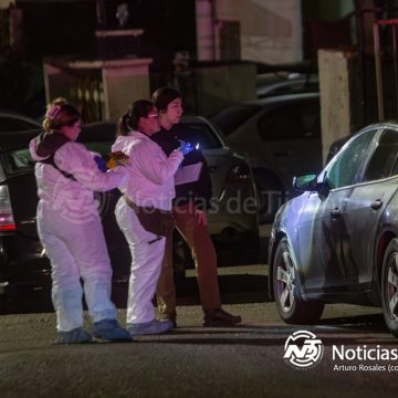 Recibe una llamada y, al llegar a su casa, encuentra a su hermano sin vida a bordo de su vehículo