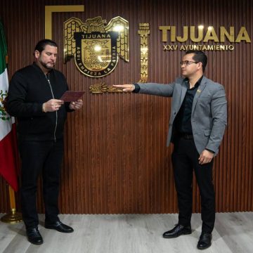 638549177_1451197196458429_1175783902548852191_n Ismael Burgueño toma protesta a nuevo secretario particular del Ayuntamiento