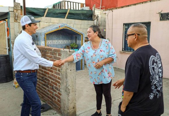 Román Cota encabeza segunda edición de “Alcalde en tu Colonia” y entrega apoyos integrales