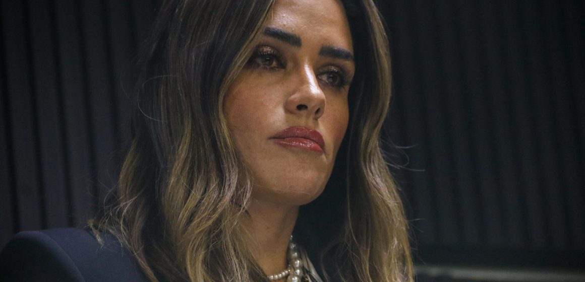 Sandra Cuevas celebra agresión contra Rojo de la Vega y aviva confrontación política