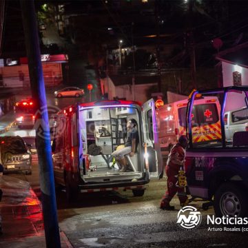 Atacan a balazos a estadounidense y oaxaqueño en Camino Verde