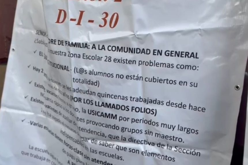 Padres y maestros protestan por falta de pagos y personal