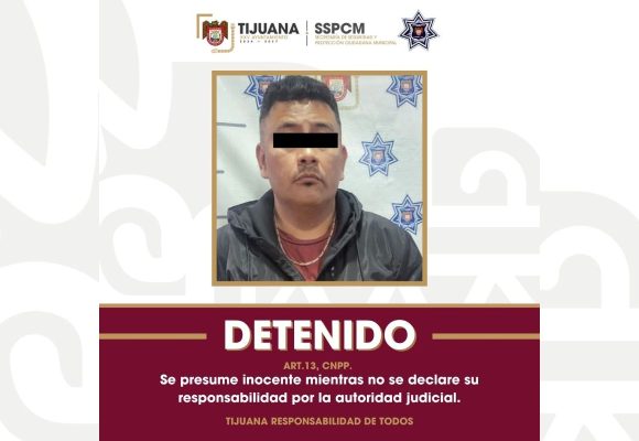Aseguran a hombre por intentar sobornar a policías en Tijuana