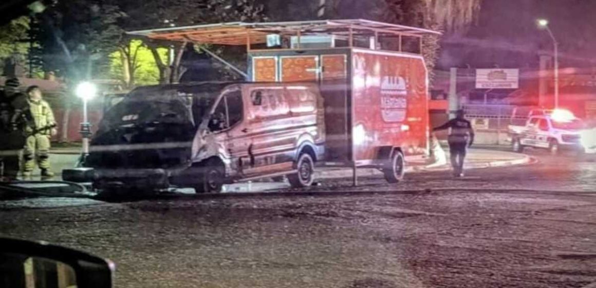 Prenden fuego a negocio del titular de la CESPM y colocan mensaje de amenaza