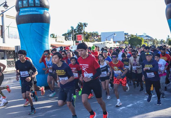 Más de 300 corredores llenan de energía el Parque Miguel Hidalgo en la 5K Valentine Run