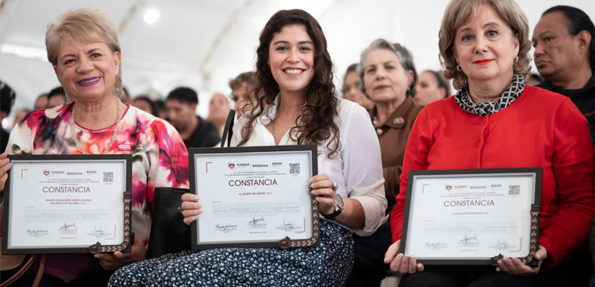 Entregan 436 constancias a asociaciones civiles y refrenda apoyo a proyectos sociales en Tijuana