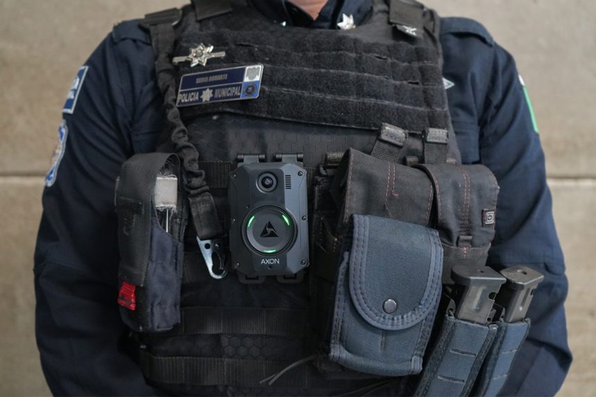 Policías de Tijuana comenzarán a portar cámaras corporales; ya arrancó la capacitación