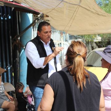 d1f26169-7606-4e61-906c-bbf24c208843 (1) Recorre Napo la colonia Batalla Nacional para atender peticiones