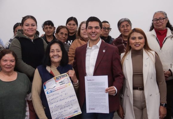 Román Cota formaliza entrega del Centro Comunitario Cucapah a vecinos de Tecate