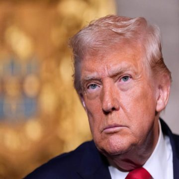 Trump eleva arancel global de EU al 15% tras revés de la Corte Suprema