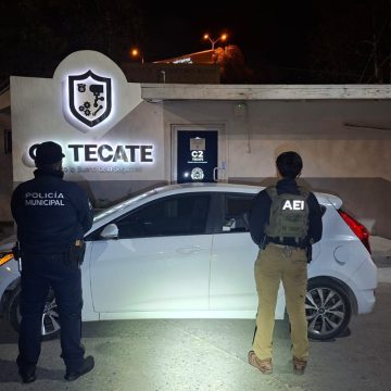 Recuperan vehículo con reporte de robo en Tecate