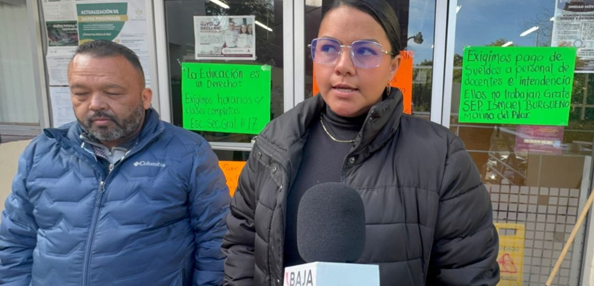 Exigen padres y alumnos de diversas secundarias maestros y pagos pendientes del SEE