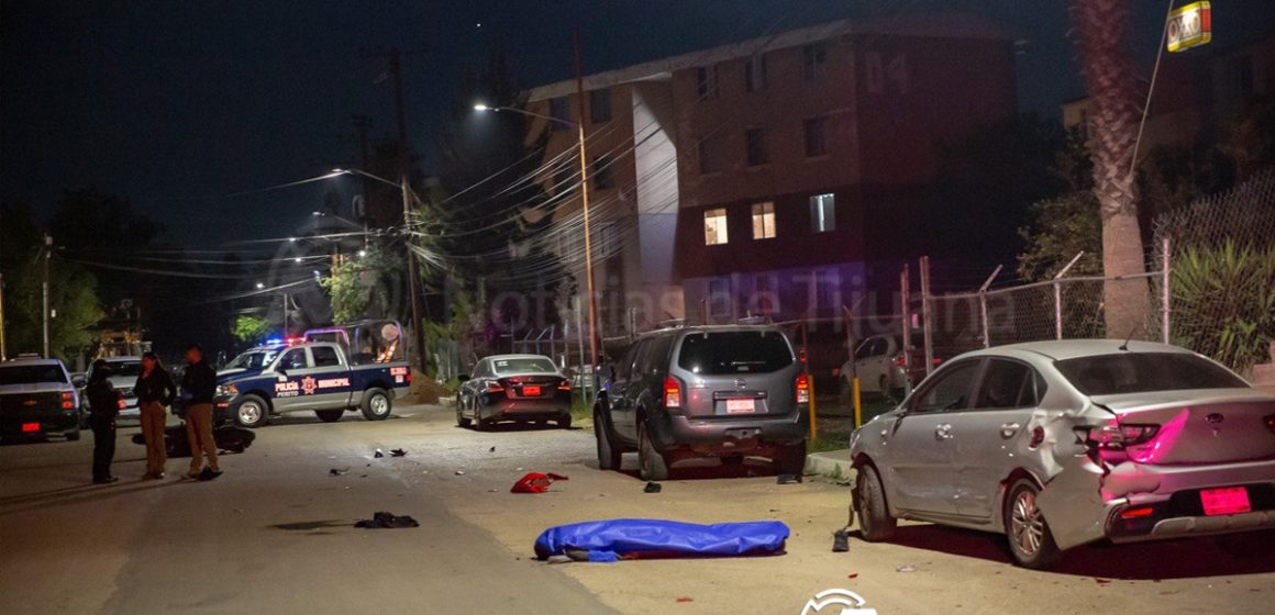Motociclista pierde la vida al chocar con vehículo estacionado
