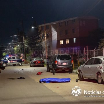 03 Motociclista pierde la vida al chocar con vehículo estacionado