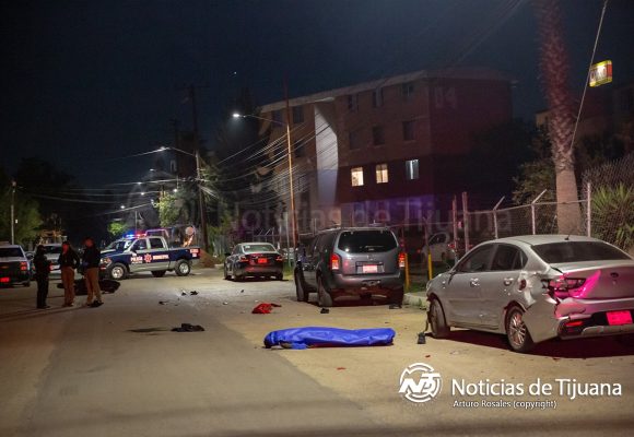 Motociclista pierde la vida al chocar con vehículo estacionado