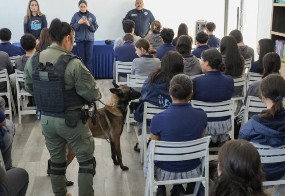 Policía revisa mochilas en escuela de Playas