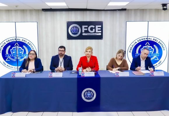 FGE detiene a cuatro policías municipales por desaparición y feminicidio