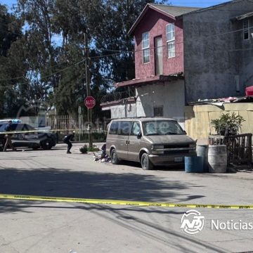 Encuentran sin vida a un hombre en el interior de una camioneta en la colonia Roberto de la Madrid